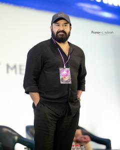 mohanlal-in-black-shirt-photos-001