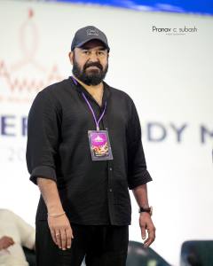 mohanlal-in-black-shirt-photos-002