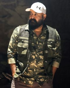 mohanlal-new-look-in-bigg-boss-2022-005