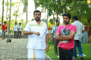 peruchazhi-malayalam-movie-photos60