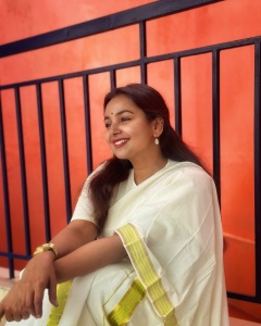 mrudula-murali-in-kerala-saree-photos-002