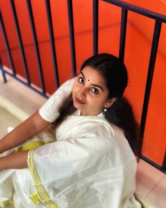 mrudula-murali-in-kerala-saree-photos-004