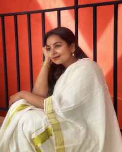 mrudula-murali-in-kerala-saree-photos