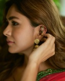 mrunal-thakur-in-multicolor-saree-look-photos-005
