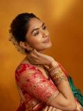 mrunal-thakur-latest-pictures-014