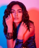 Actress-Mrunal-Thakur-photos-010