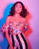 Actress-Mrunal-Thakur-photos-012