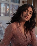 Actress-Mrunal-Thakur-photos-025