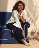 Actress-Mrunal-Thakur-photos-038
