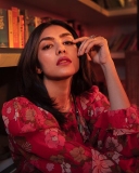 Actress-Mrunal-Thakur-pictures-010