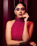 Actress-Mrunal-Thakur-pictures-012