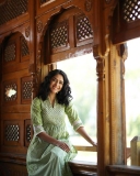 actress-mrunal-thakur-photos-9-002