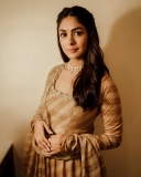 mrunal-thakur-beautiful-photos-latest-006