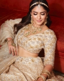 mrunal-thakur-in-bridal-lehenga-look-004