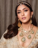 mrunal-thakur-in-bridal-lehenga-look-006