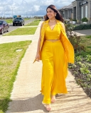 mrunal-thakur-in-silver-dress-002