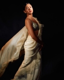 mrunal-thakur-in-white-saree-photos-001