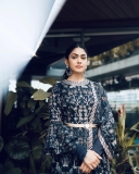 mrunal-thakur-new-photos-in-dark-blue-dress-006