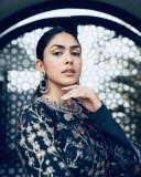 mrunal-thakur-new-photos-in-dark-blue-dress-009