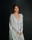 mrunal-thakur-new-photos-in-lehenga-019