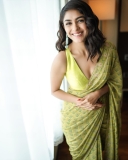 mrunal-thakur-new-photos1200-001