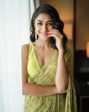 mrunal-thakur-new-photos1200-002