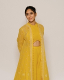mrunal-thakur-new-photos1200-007