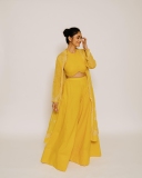 mrunal-thakur-new-photos1200-010