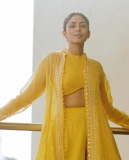mrunal-thakur-new-photos1200-013