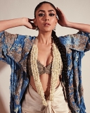 mrunal-thakur-new-photoshoot-images-006