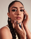 mrunal-thakur-new-photoshoot-images-010