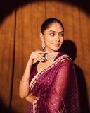 mrunal-thakur-new-photoshoot-images