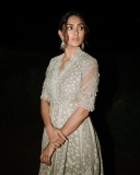 mrunal-thakur-night-photoshoot-new-002