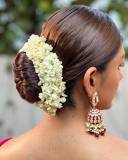 mrunal-thakur-traditional-look-in-yellow-pattusaree-and-blouse-001