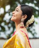 mrunal-thakur-traditional-look-in-yellow-pattusaree-and-blouse-002