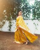 mrunal-thakur-traditional-look-in-yellow-pattusaree-and-blouse