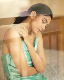 toofan-actress-mrunal-thakur-photos-001
