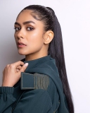 toofan-actress-mrunal-thakur-photos-030