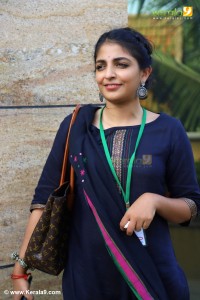actress-mythili-latest-photos-092-372