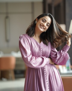 namitha-pramod-beautiful-photos-in-different-dresses-011