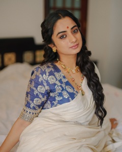 namitha-pramod-beautiful-photos-in-different-dresses-023