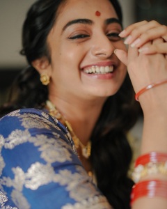 namitha-pramod-beautiful-photos-in-different-dresses-028