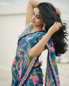 namitha-pramod-in-blue-kalamkari-saree-photos-001
