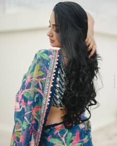 namitha-pramod-in-blue-kalamkari-saree-photos-005