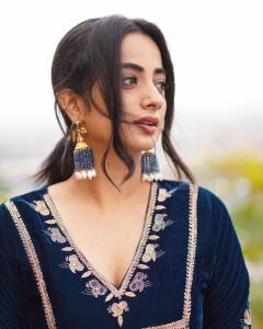 namitha-pramod-in-blue-velvet-churidar-photos-005