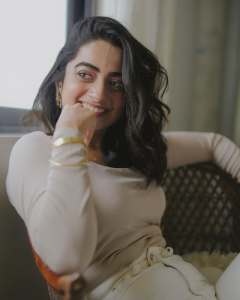 namitha-pramod-in-crop-top-and-white-jeans-combination-dress-photos-004
