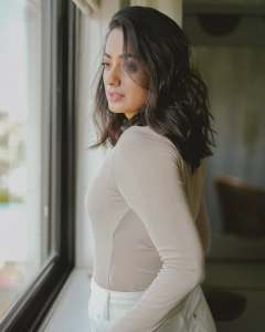 namitha-pramod-in-crop-top-and-white-jeans-combination-dress-photos-005