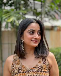 namitha-pramod-in-kalamkari-sleeveless-top-dress-photos-003