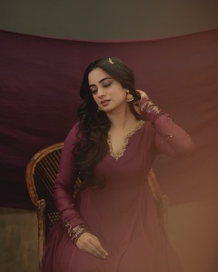 namitha-pramod-in-light-Magenta-colour-churidar-with-design-for-party-photos-004
