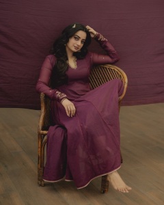namitha-pramod-in-light-Magenta-colour-churidar-with-design-for-party-photos-006